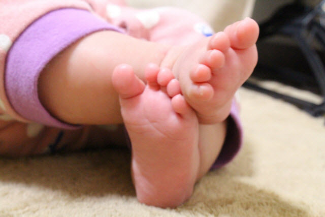子供の足